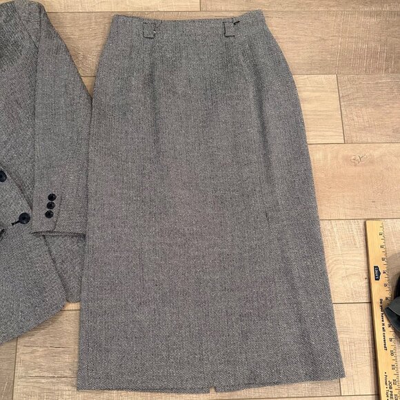 TALBOTS WOMENS 2 PIECE GRAY TWEED SUIT SKIRT AND BLAZER JACKET 8P - Picture 2 of 13
